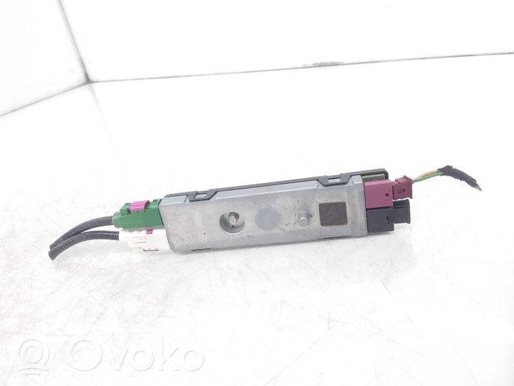 Mercedes-Benz E A207 Amplificateur d'antenne A2078201589