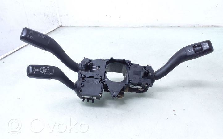 Audi A4 S4 B6 8E 8H Leva/interruttore dell’indicatore di direzione e tergicristallo 8E0953549L