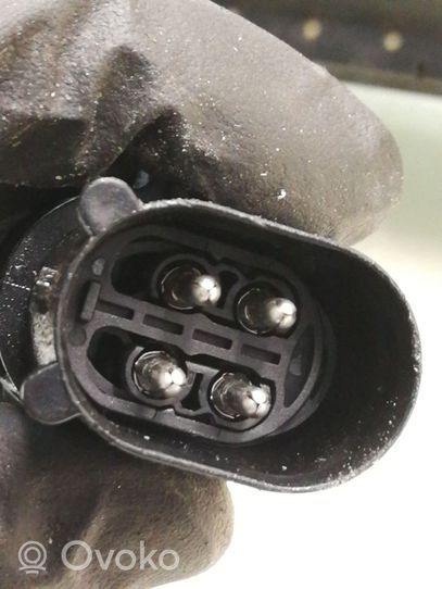 BMW 5 E39 Coolant fan relay 6921354