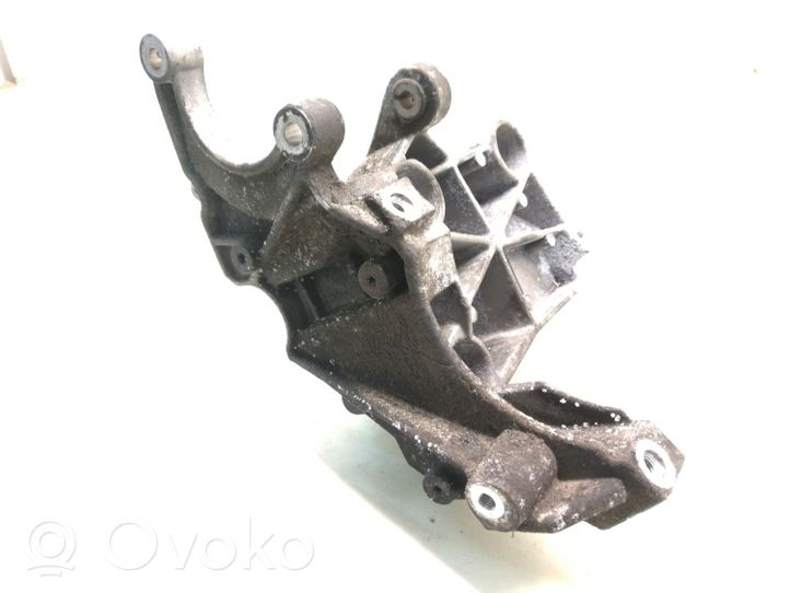 Audi A4 S4 B7 8E 8H Staffa di montaggio del compressore dell’A/C 059145169AA