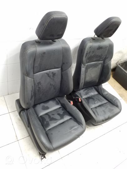 Toyota RAV 4 (XA40) Set interni 410A2SAD1