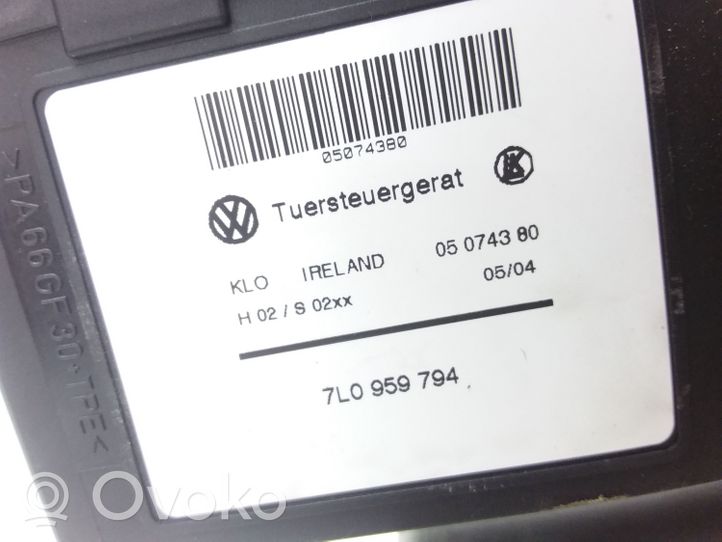 Volkswagen Touareg I Motorino alzacristalli della portiera posteriore 7L0959794