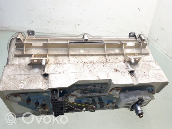 Ford Sierra Geschwindigkeitsmesser Cockpit 87BB10841CA