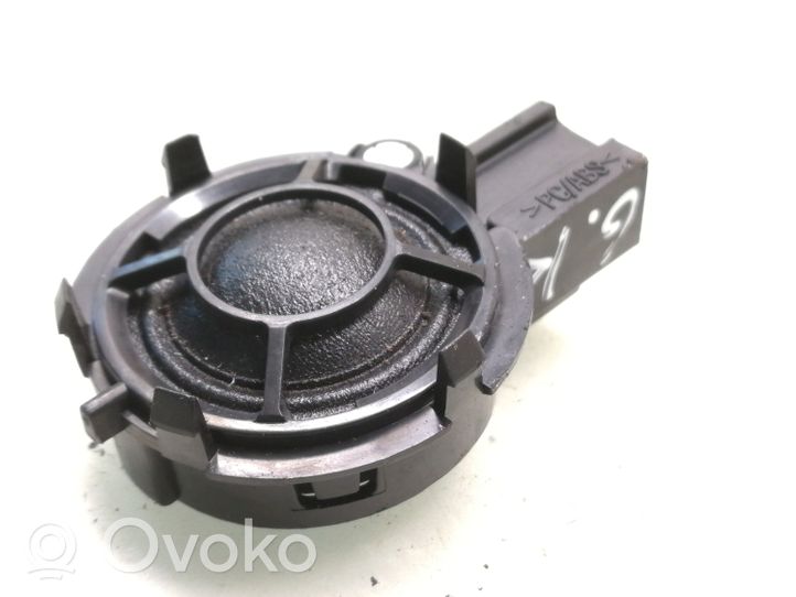 Volvo V50 Aukšto dažnio garsiakalbis galinėse duryse 8691599