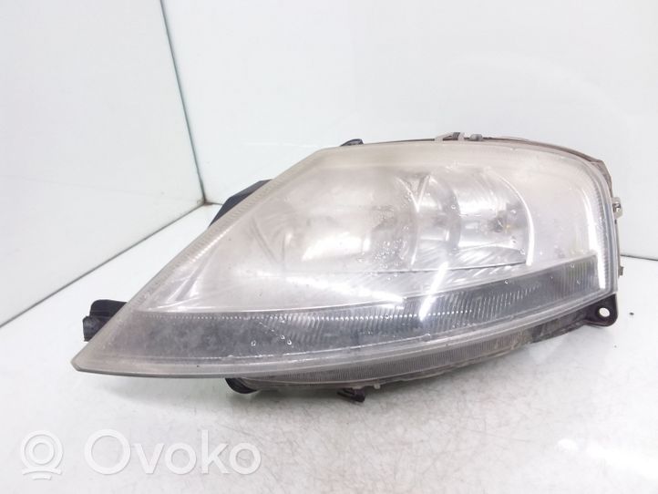 Citroen C3 Lampa przednia 41210748S