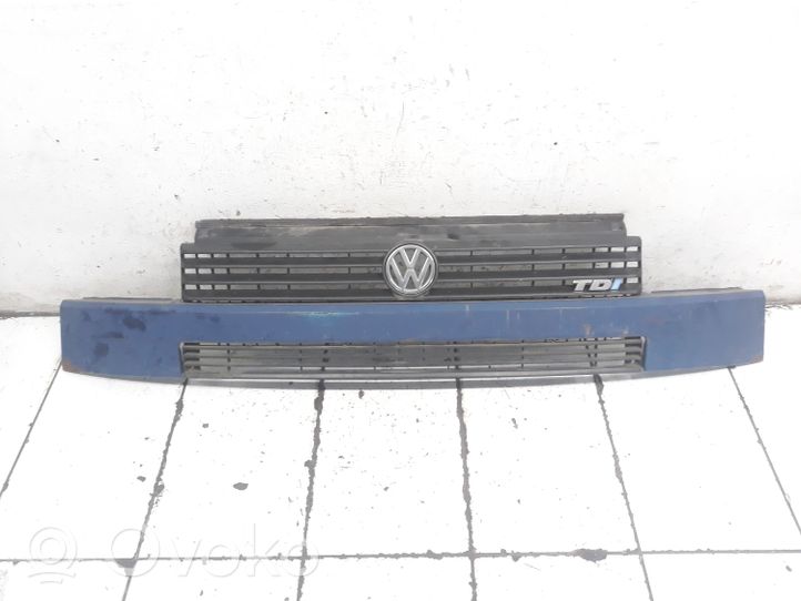 Volkswagen Transporter - Caravelle T4 Griglia superiore del radiatore paraurti anteriore 701853653F