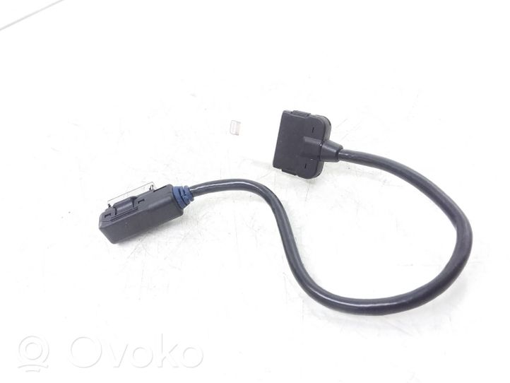 Volkswagen Golf VI iPod connector socket 5n0035554