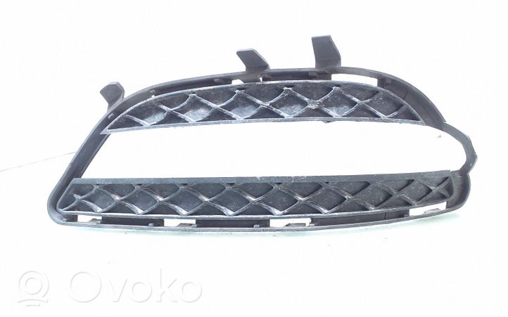 Mercedes-Benz CLS C218 X218 Kratka dolna zderzaka przedniego A2188851523