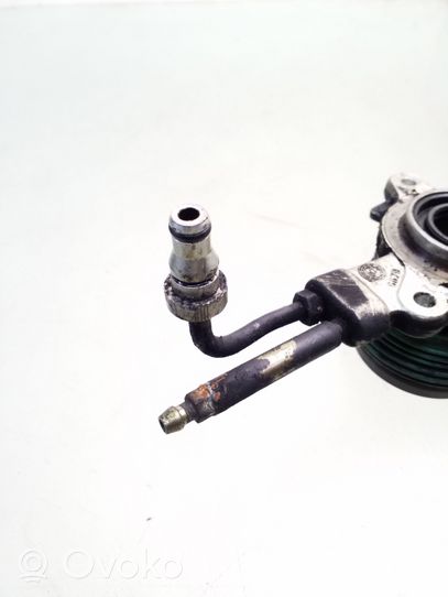 Ford Mondeo Mk III Pomocniczy cylinder łożyska wciskowego sprzęgła 6679