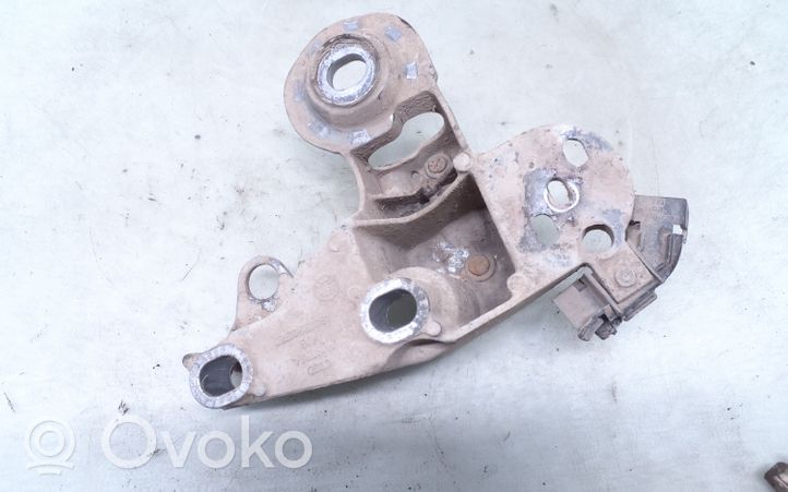 Volkswagen PASSAT B5 Supporto di montaggio del motore (usato) 4B0199352B