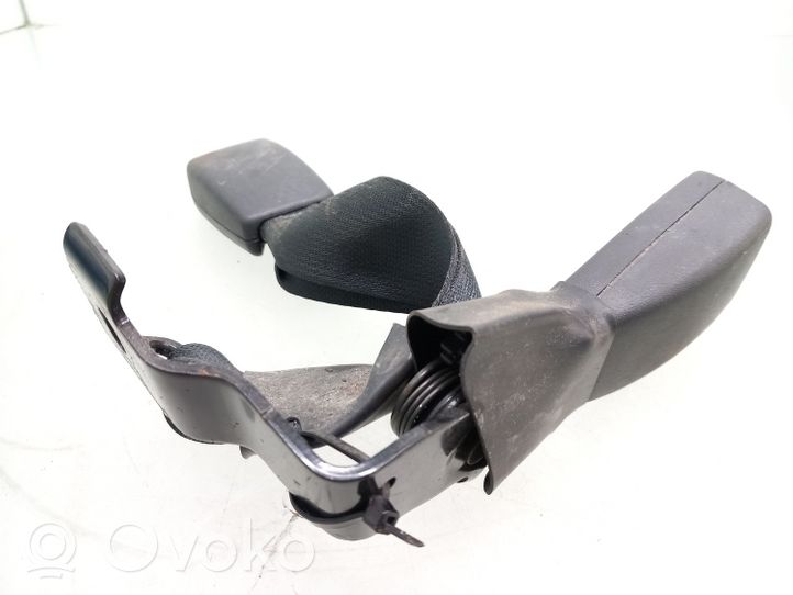 Toyota Avensis T250 Boucle de ceinture de sécurité arrière centrale 105798