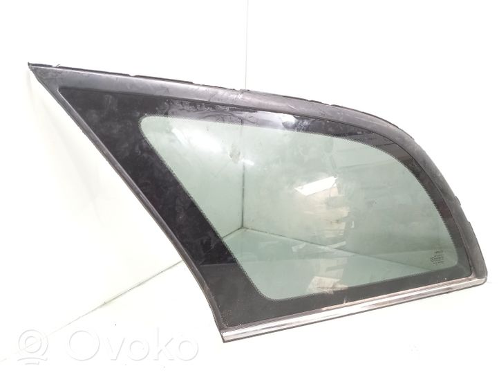 Toyota Avensis T250 Rear side window/glass AS3