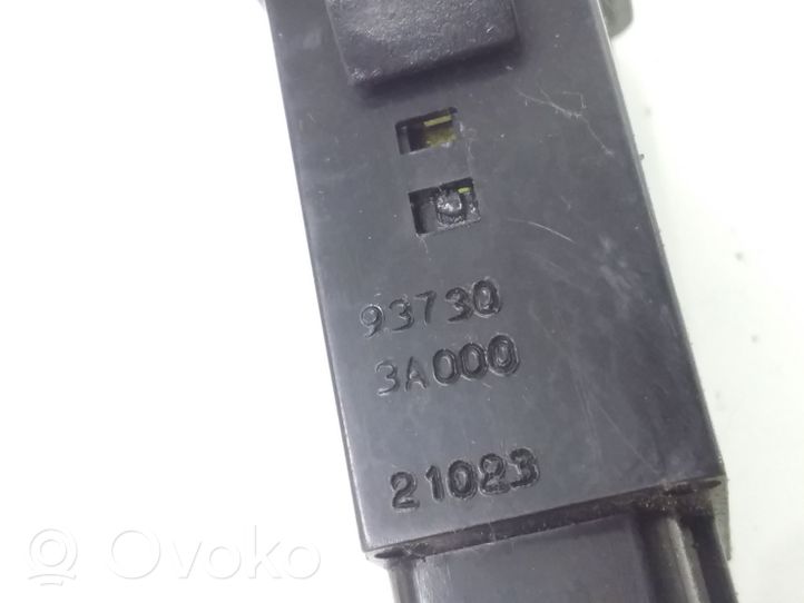 Hyundai Trajet Fog light switch 937303A000