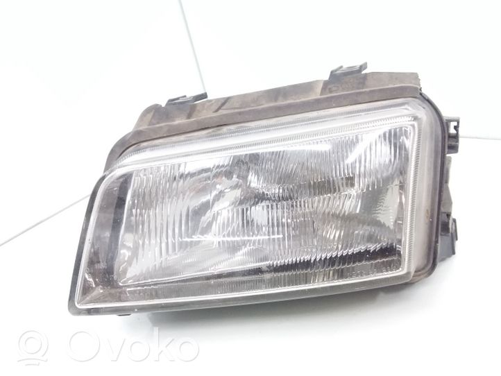 Audi A4 S4 B5 8D Lampa przednia 8D0941029B