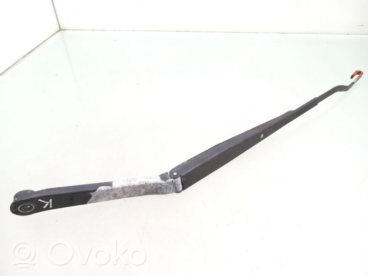 Hyundai Trajet Front wiper blade arm K9605