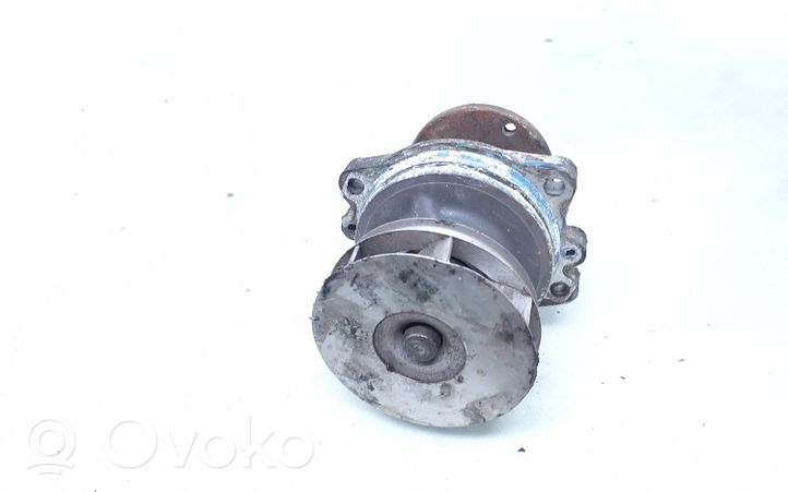 Opel Omega B1 Pompe de circulation d'eau 