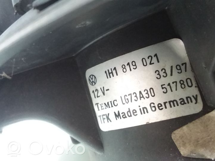 Volkswagen Golf III Mazā radiatora ventilators 1H1819021