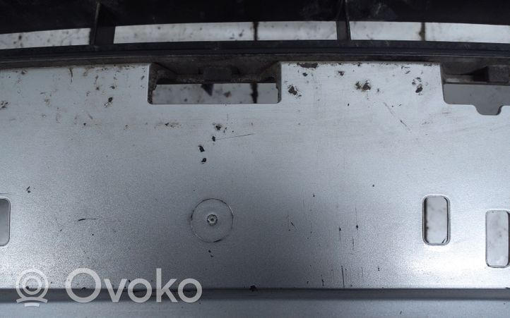Volkswagen Golf V Zderzak przedni 1K0307221D