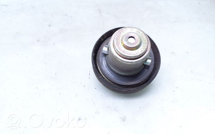 Audi 80 90 B3 Tappo del serbatoio del carburante 443201553