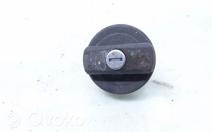 Audi 80 90 B3 Tapa del depósito de combustible 443201553