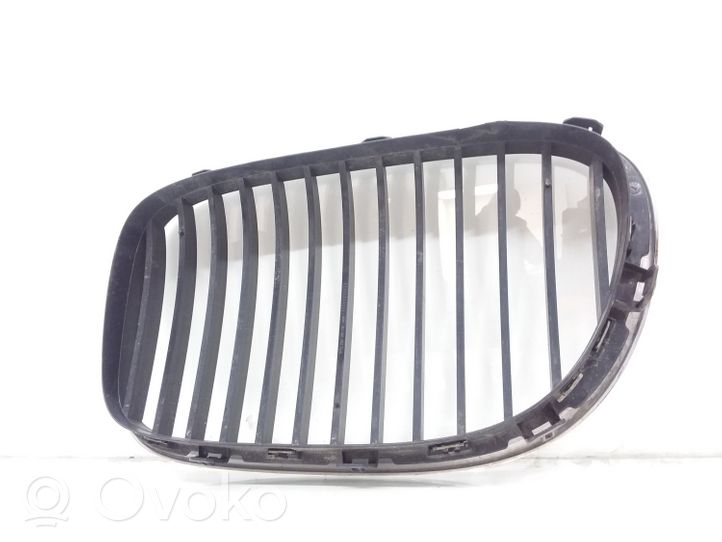 BMW 7 F01 F02 F03 F04 Rejilla superior del radiador del parachoques delantero 7184152