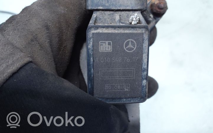 Mercedes-Benz CLS C219 Ajovalon korkeusanturi A0105427617