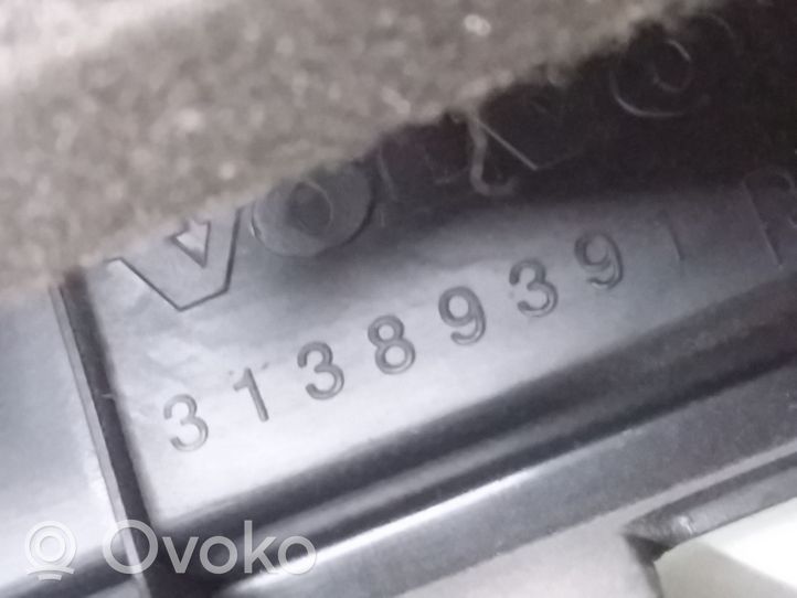 Volvo V40 Cross country Panneau, garniture de coffre latérale 31389391