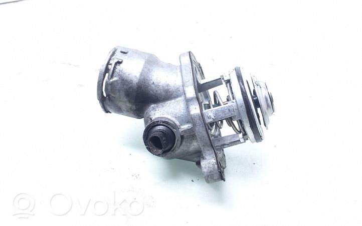 Mercedes-Benz CLS C219 Carcasa del termostato A272200015