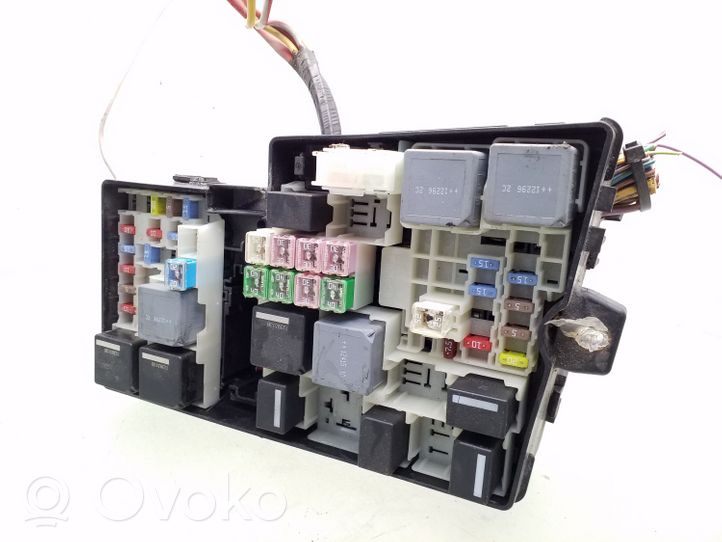 Ford Focus Fuse box set AV6T14A142AB