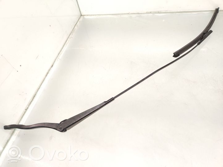 Opel Corsa D Windshield/front glass wiper blade 13284134