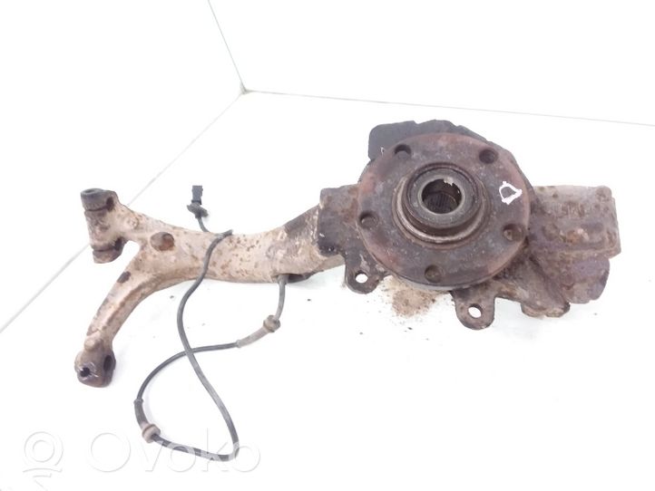 Audi A4 S4 B5 8D Fuso a snodo con mozzo ruota anteriore 8D0407258S