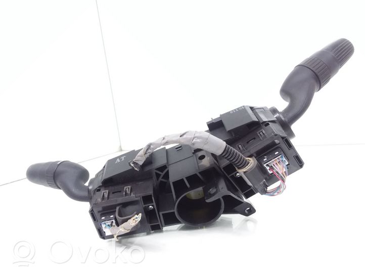 Honda Civic Leva/interruttore dell’indicatore di direzione e tergicristallo M29843