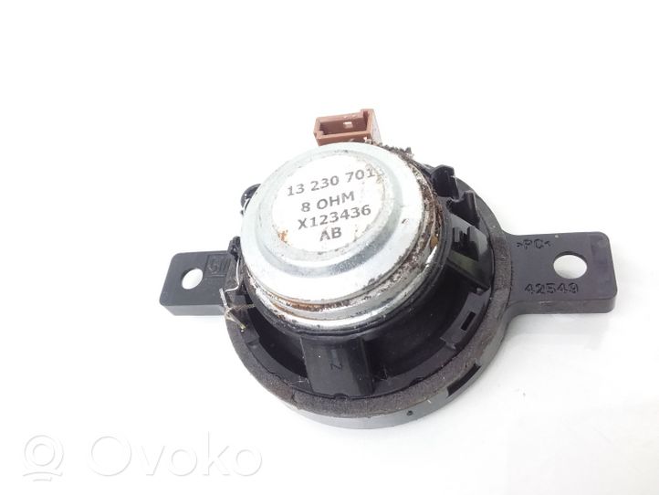 Opel Corsa D Altavoz del panel 13230701