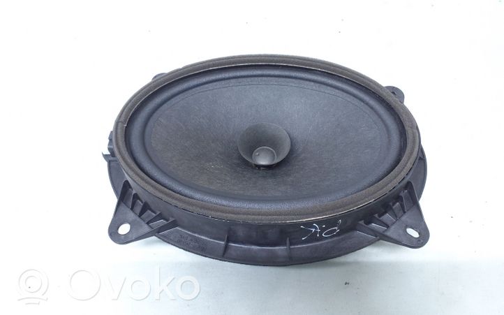 Toyota Avensis T270 Altoparlante portiera anteriore 8616005140