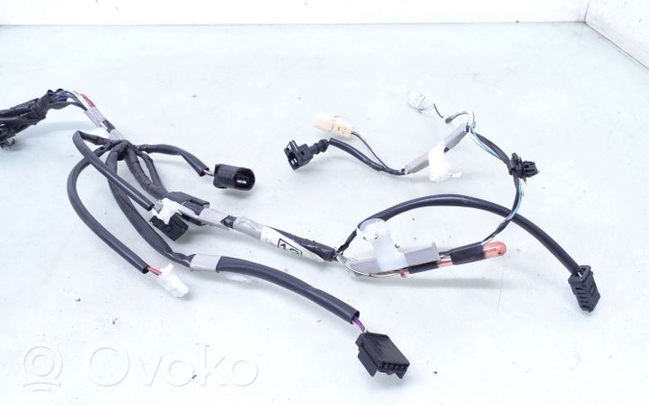 Toyota Avensis T270 Arnés de cableado de la puerta trasera/maletero 8218405140F