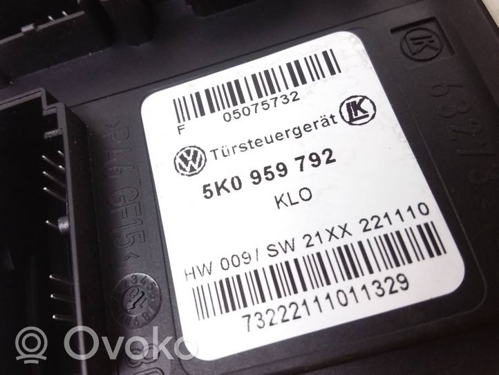 Volkswagen Golf VI Priekinis varikliukas langų pakėlėjo 5K0959702D