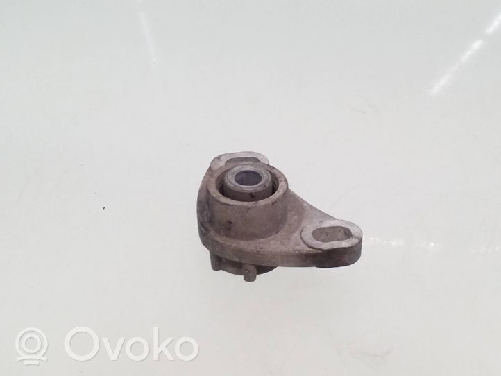 Volvo S60 Soporte de montaje del motor 8666204