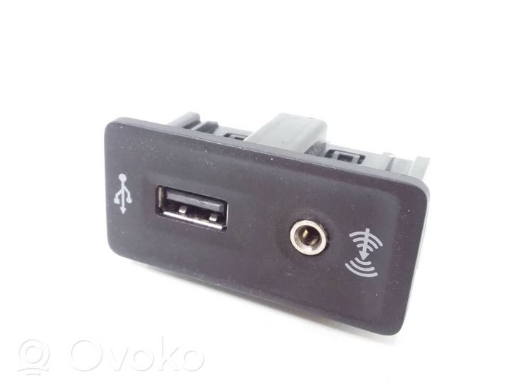 Volkswagen Golf VII Connettore plug in USB 5G0035222C