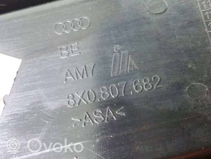 Audi A1 Etupuskurin alempi jäähdytinsäleikkö 8X0807682