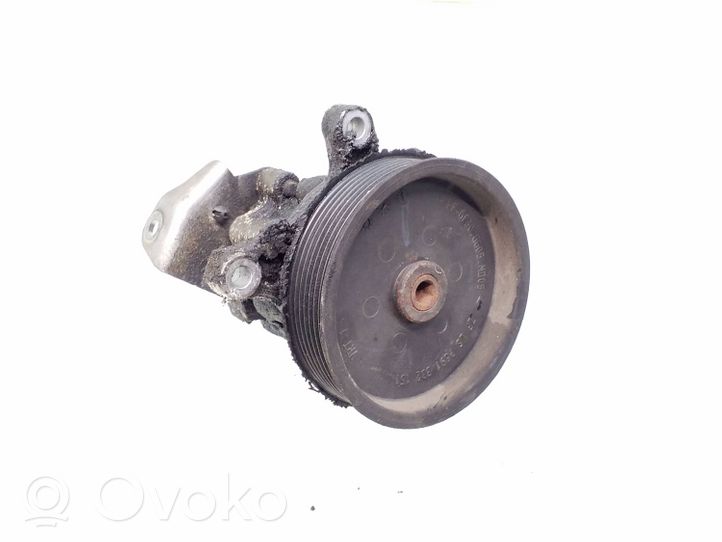 Mercedes-Benz CLS C219 Pompe de direction assistée A0054660301