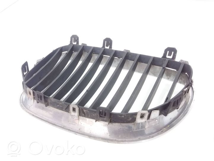 BMW 5 E60 E61 Front grill 7027066