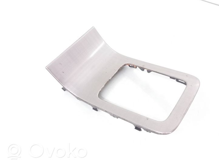 Volvo S80 Rivestimento in plastica cornice della leva del cambio 30672191