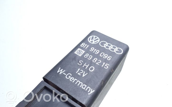 Volkswagen PASSAT B2 Other relay 811919096