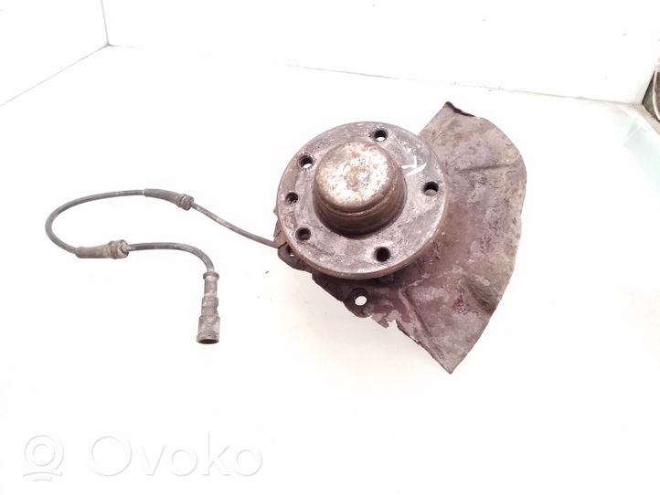 Opel Omega B1 Front wheel hub spindle knuckle 90379291