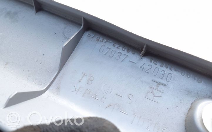 Toyota RAV 4 (XA30) Rivestimento laterale del portellone posteriore/bagagliaio 6793742030