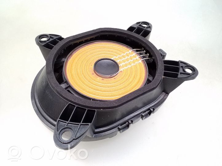 Land Rover Defender Subwoofer-bassokaiutin K8B218808AC