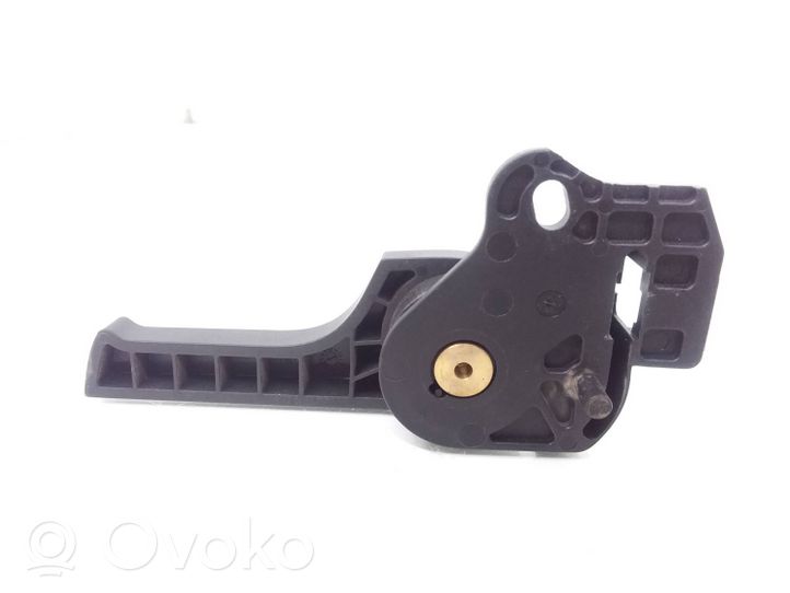 Land Rover Freelander 2 - LR2 Variklio dangčio (kapoto) rankenėlė 6H5216A770