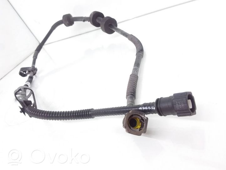 Land Rover Defender Polttoaineputken letku L8B29A228AC