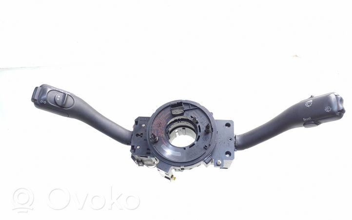 Audi A6 S6 C5 4B Pyyhkimen/suuntavilkun vipukytkin 8L0953513A