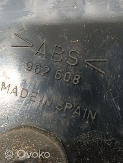 Volkswagen Sharan Полоса заднего фонаря/крышка номерного знака 962608